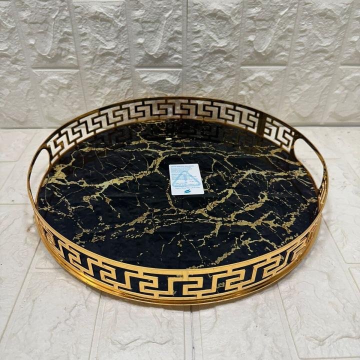 Yuvarlak Büyük Gold Metal Cam Tepsi 35 cm, şık ve dayanıklı mutfak aksesuarı