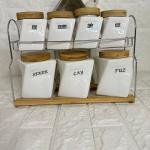 7'li Porselen Baharatlık Stantlı Bambu Vakumlu Kapak