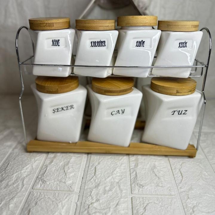 7'li Porselen Baharatlık Stantlı Bambu Vakumlu Kapak