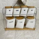 7'li Porselen Baharatlık Stantlı Bambu Vakumlu Kapak