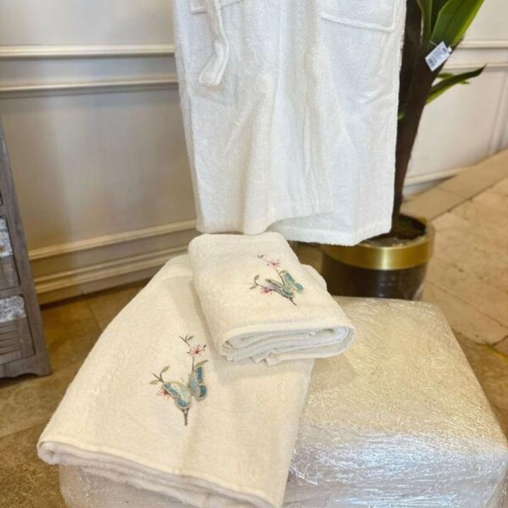 Kadın Bornoz Takımı Kelebek Nakışlı %100 Pamuk