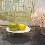 Antik Bold Yaldızlı Kulplu Porselen Kayık Ayaklı Sunumluk 30*22 cm