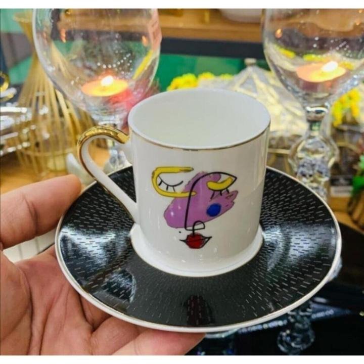 Yüz Figürlü Kahve Fincanı